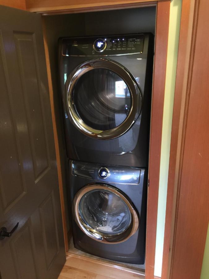 Renovated Condo, 2Br, 2Ba, Heated Pool, 3 Hot Tubs, Pets Welcome! キャンモア エクステリア 写真