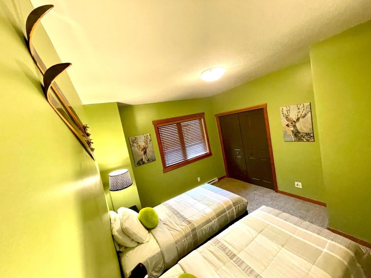 Renovated Condo, 2Br, 2Ba, Heated Pool, 3 Hot Tubs, Pets Welcome! キャンモア エクステリア 写真