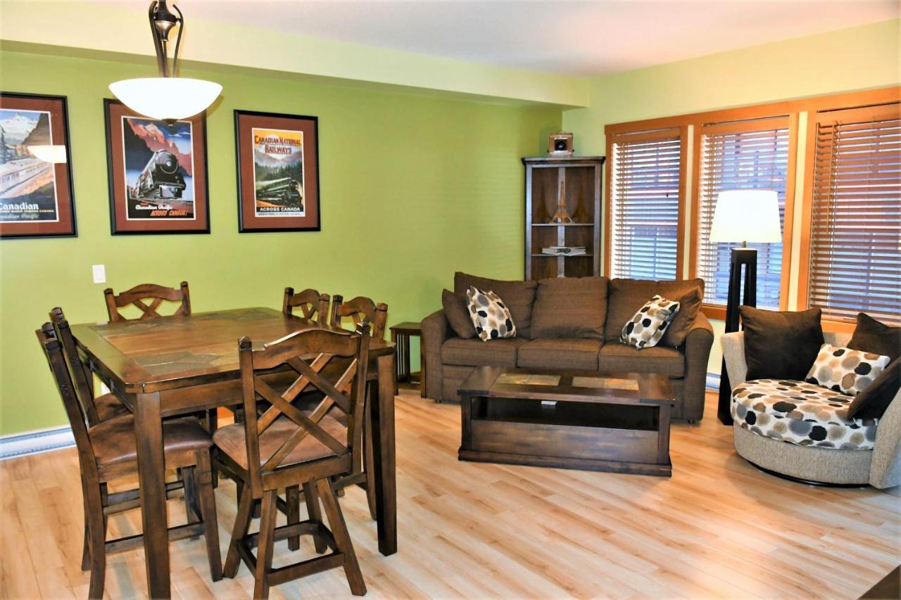 Renovated Condo, 2Br, 2Ba, Heated Pool, 3 Hot Tubs, Pets Welcome! キャンモア エクステリア 写真