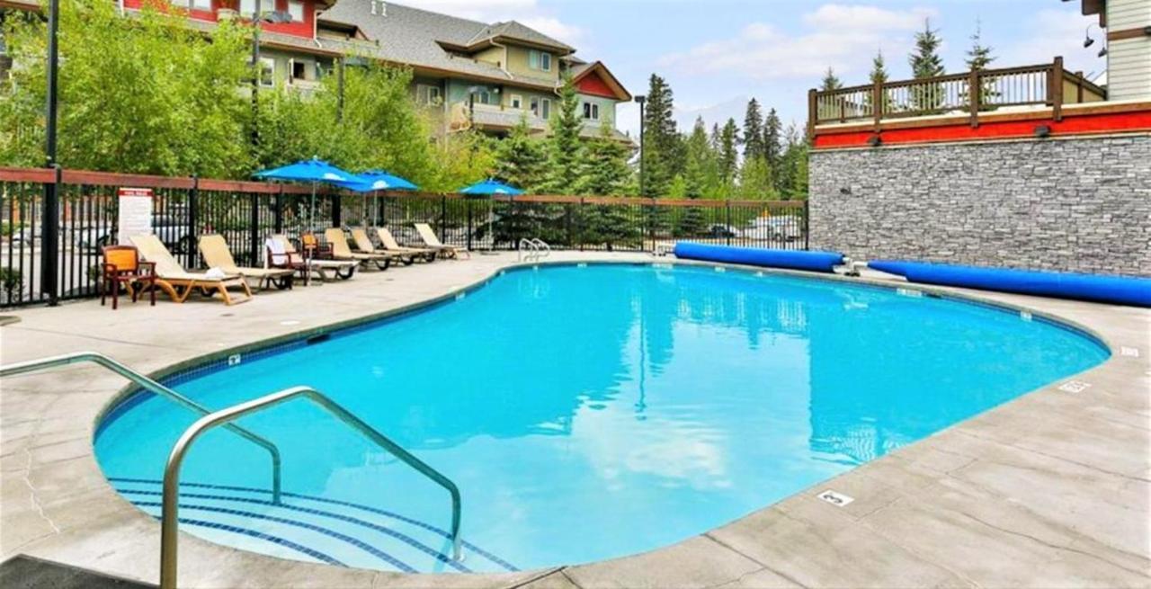 Renovated Condo, 2Br, 2Ba, Heated Pool, 3 Hot Tubs, Pets Welcome! キャンモア エクステリア 写真