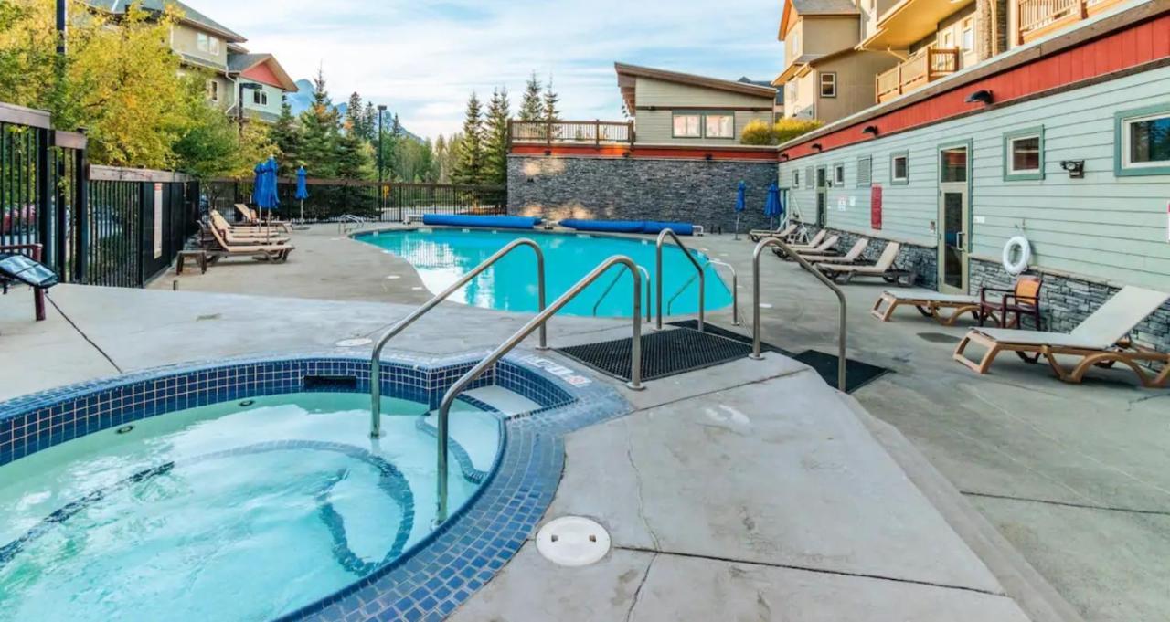 Renovated Condo, 2Br, 2Ba, Heated Pool, 3 Hot Tubs, Pets Welcome! キャンモア エクステリア 写真